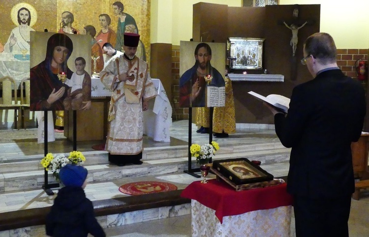 Abp Eugeniusz Popowicz odwiedził greckokatolicki ośrodek duszpasterski na Leszczynach