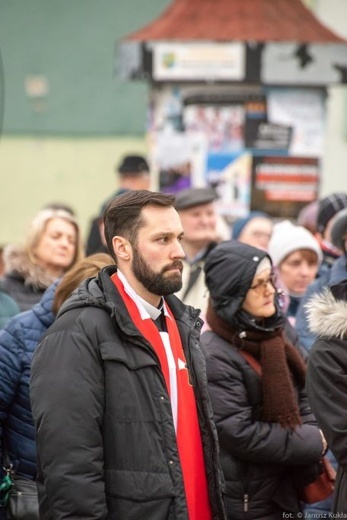 Droga Krzyżowa i dziękczynienie za św. Jana Pawła II na ulicach Głogowa