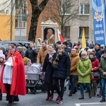 Droga Krzyżowa i dziękczynienie za św. Jana Pawła II na ulicach Głogowa