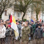 Droga Krzyżowa i dziękczynienie za św. Jana Pawła II na ulicach Głogowa