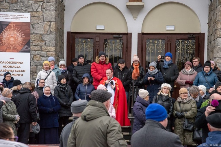 Droga Krzyżowa i dziękczynienie za św. Jana Pawła II na ulicach Głogowa