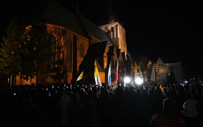 Setki wiernych na apelu papieskim w Koszalinie