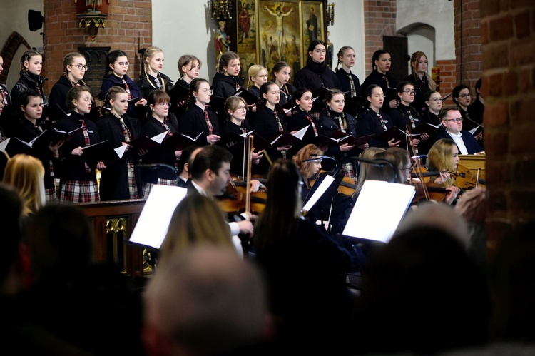 Koncert pasyjny w konkatedrze św. Jakuba w Olsztynie