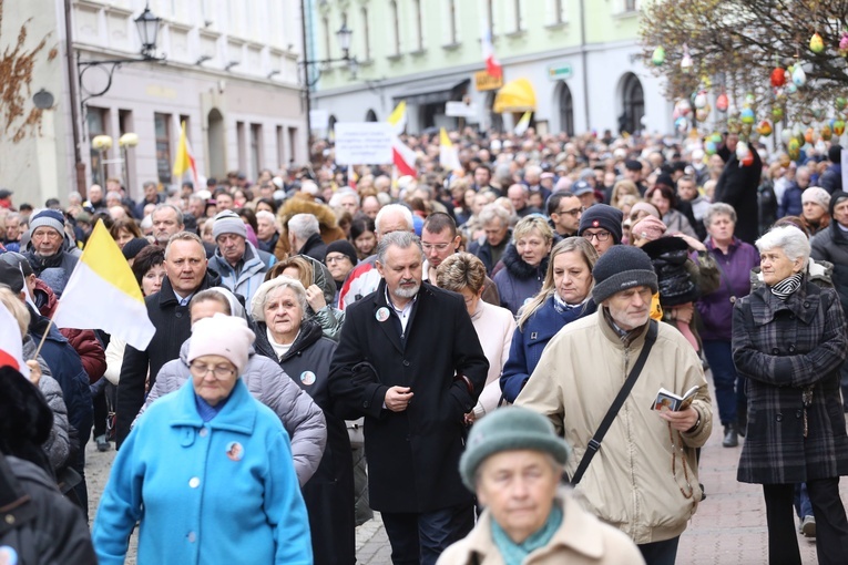 Marsz w obronie dziedzictwa Jana Pawła II