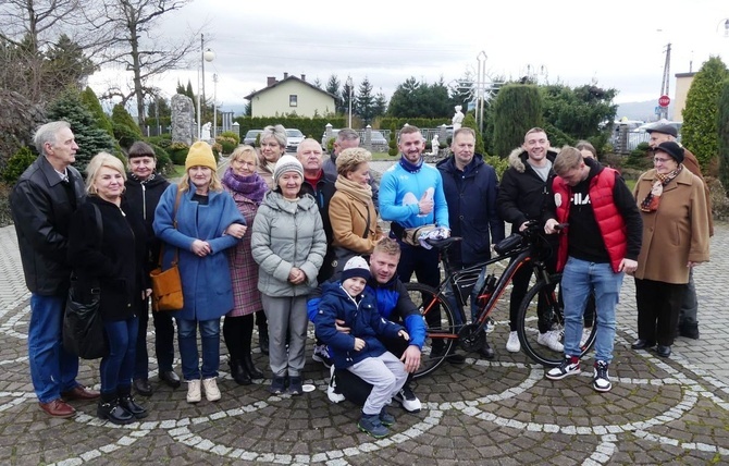 Damian Stawicki wyruszył śladami św. Antoniego ze Starego Bielska przez Kalną 