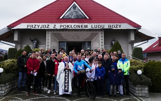 Damian Stawicki wyruszył śladami św. Antoniego ze Starego Bielska przez Kalną 