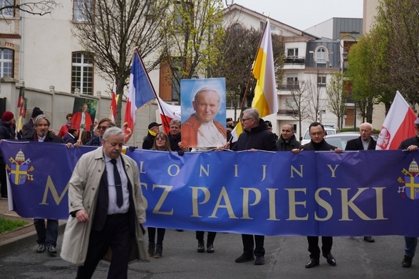 Polacy we Francji oddali hołd św. Janowi Pawłowi II