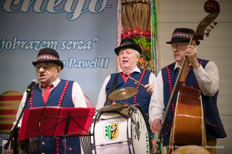 Marcinowice. Biskup na XVI Tradycjach Stołu Wielkanocnego