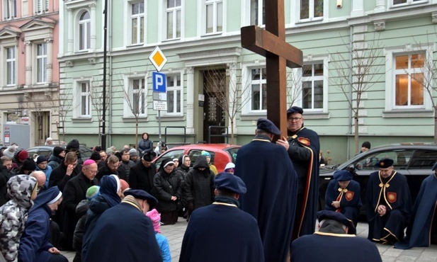 Bp Oder: Tam gdzie jest krzyż, tam z pewnością jest Chrystus