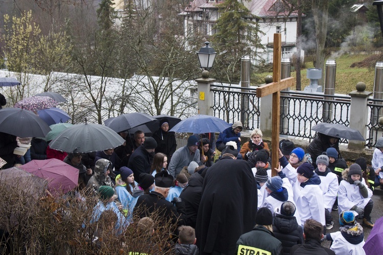 Szczawnica. Droga Krzyżowa ze św. Janem Pawłem II