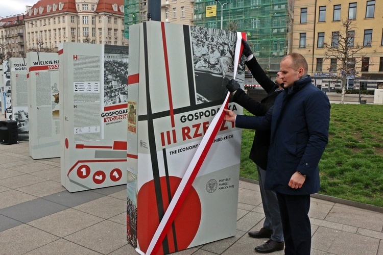 O niemieckich firmach, które wzbogaciły się w czasie II wojny światowej