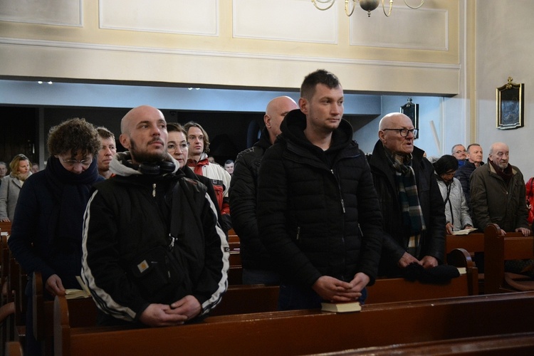 Droga Krzyżowa prowadzona przez osoby w kryzysie bezdomności
