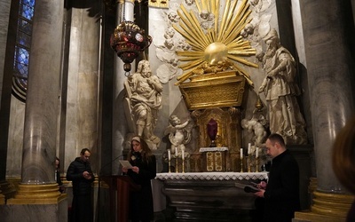 Godzina z Jezusem. Przeżyjmy Wielkie Dni razem z Nim