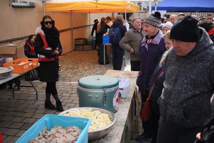 Śniadanie wielkanocne na opolskim rynku