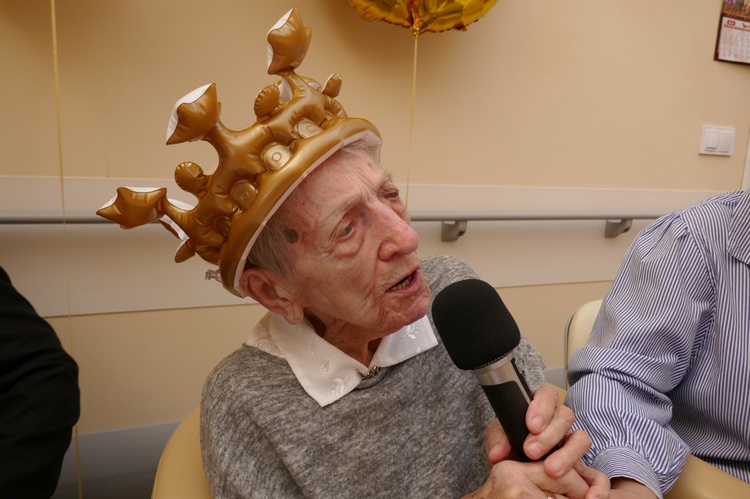 100. urodziny Marii Matuszak, mieszkanki świdnickiego ZOL-u Ojca Pio