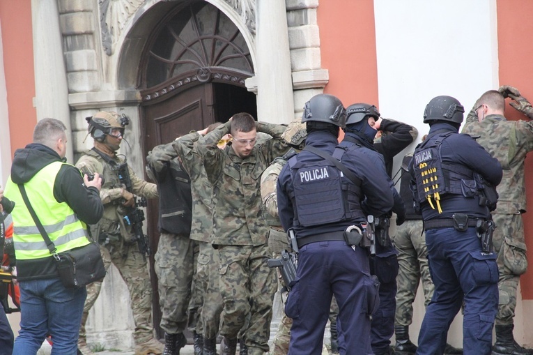 Uczniowie KLO uratowani