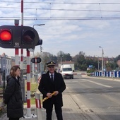 Rybnik. Kolejarze przed Wielkanocą przypominają o akcji "Bezpieczny Przejazd"