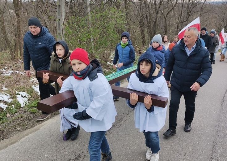 Jadowniki. Droga Krzyżowa na Bocheniec