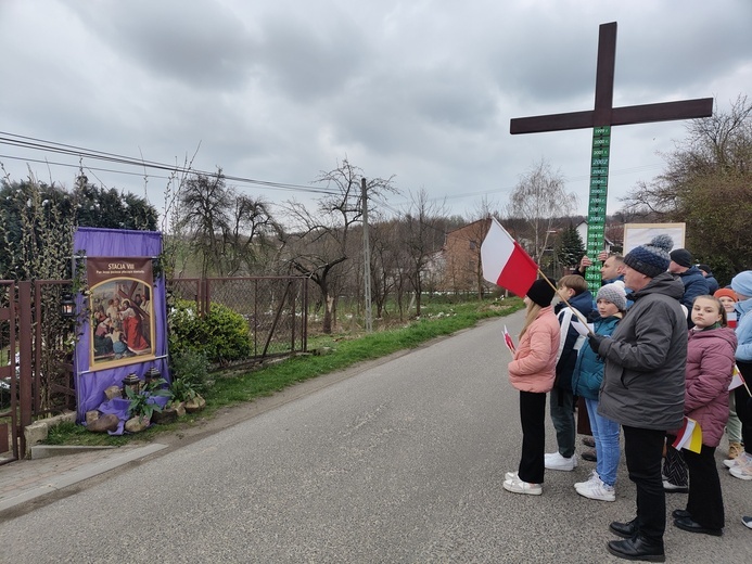 Jadowniki. Droga Krzyżowa na Bocheniec