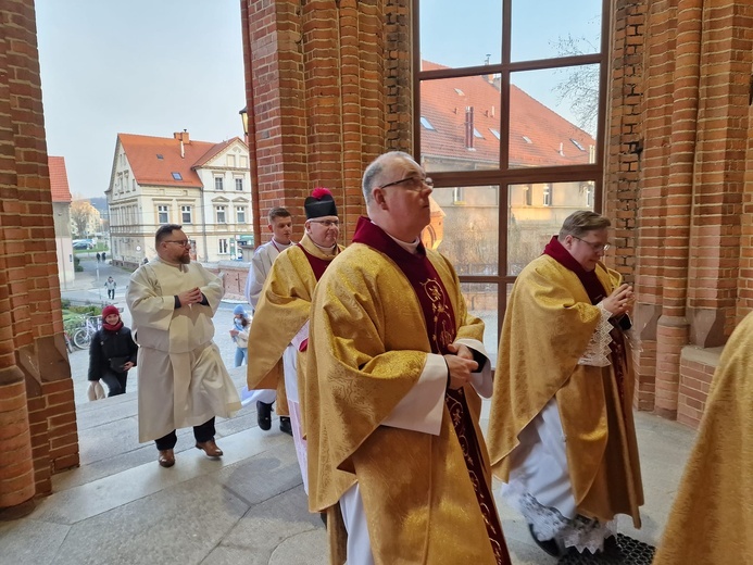 Wielki Czwartek w parafiach diecezji świdnickiej