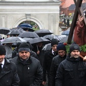 Wielkopiątkowa procesja mężczyzn w Głogówku