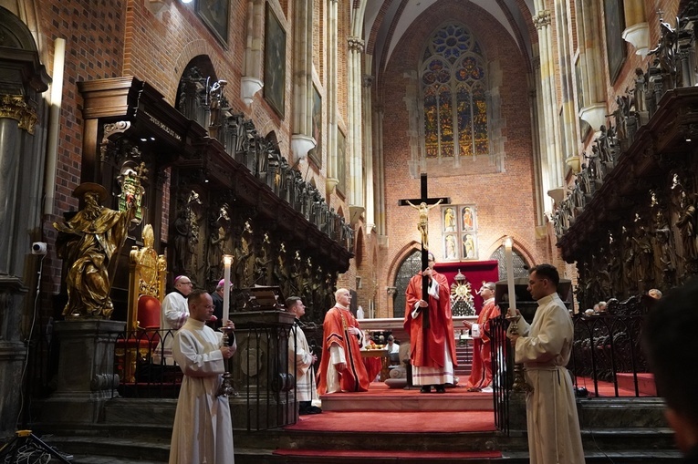 Wielki Piątek w katedrze wrocławskiej