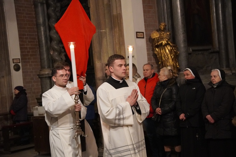 Wielki Piątek w katedrze wrocławskiej