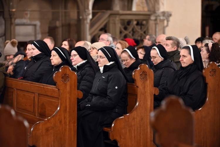 Liturgia Męki Pańskiej 2023 w świdnickiej katedrze