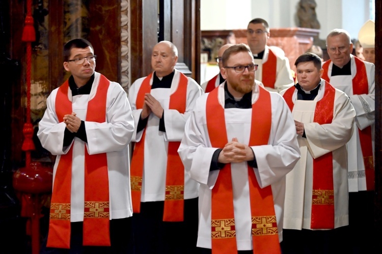 Liturgia Męki Pańskiej 2023 w świdnickiej katedrze