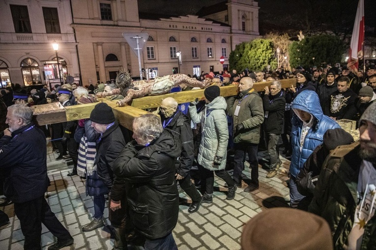 Droga Krzyżowa ulicami Warszawy
