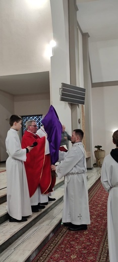 Liturgia Męki Pańskiej w parafiach diecezji świdnickiej