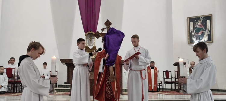 Liturgia Męki Pańskiej w parafiach diecezji świdnickiej