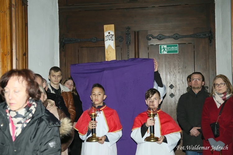 Liturgia Męki Pańskiej w parafiach diecezji świdnickiej