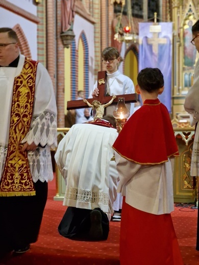 Liturgia Męki Pańskiej w parafiach diecezji świdnickiej