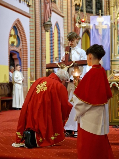 Liturgia Męki Pańskiej w parafiach diecezji świdnickiej