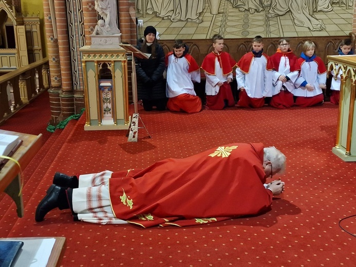 Liturgia Męki Pańskiej w parafiach diecezji świdnickiej