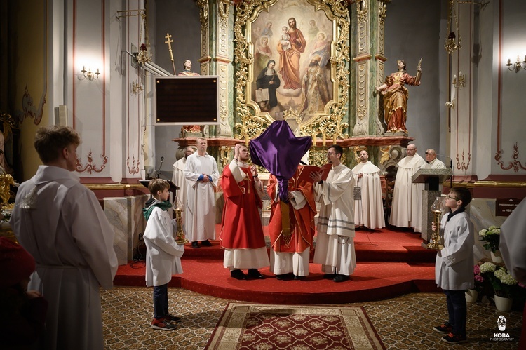 Liturgia Męki Pańskiej w parafiach diecezji świdnickiej