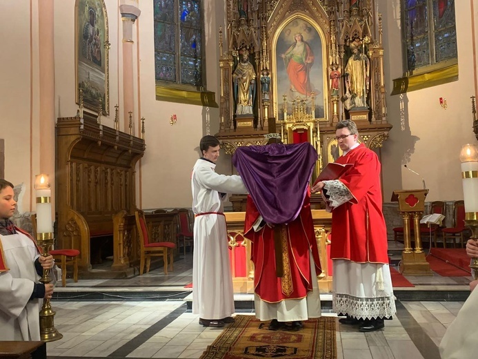 Liturgia Męki Pańskiej w parafiach diecezji świdnickiej