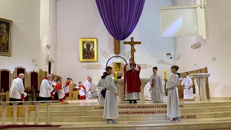 Liturgia Męki Pańskiej w parafiach diecezji świdnickiej