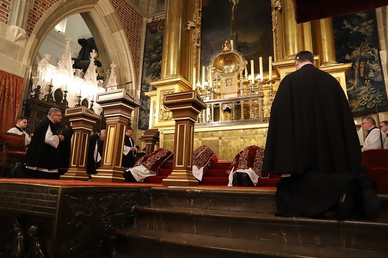 Liturgia Wielkiego Piątku na Wawelu 2023