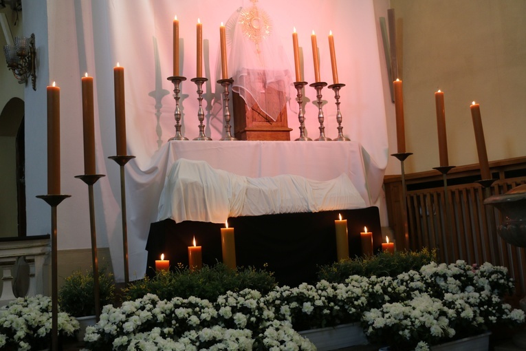 Płock. Grób Pański w parafii pw. św. Maksymiliana Marii Kolbego