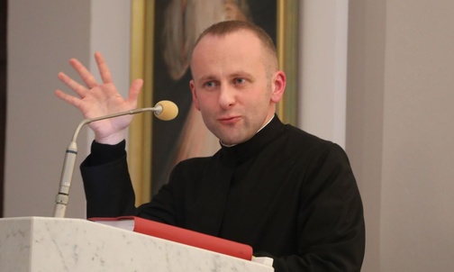 O modlitwie życiem mówił o. Bartlomiej Hućko, jezuita.