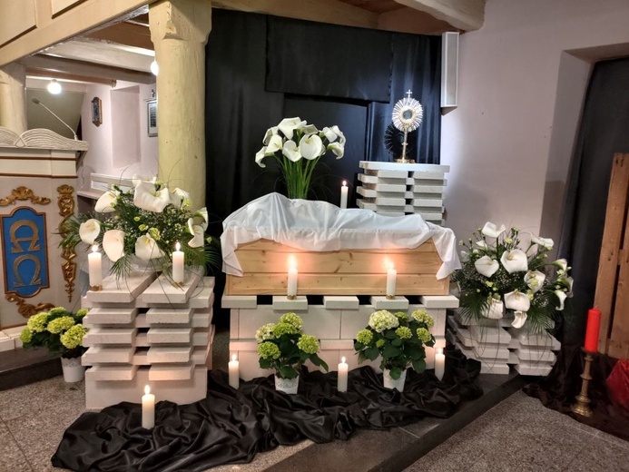 Groby Pańskie w diecezji