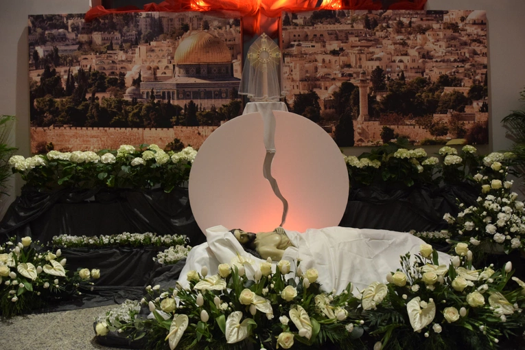 Grób parafia Niepokalanego Serca NMP w Skierniewicach.