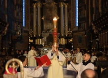 Liturgia wigilii paschalnej jest najważniejszą celebracją w całym roku.