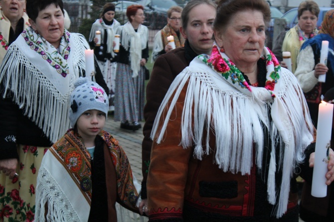 Procesja rezurekcyjna w Miętustwie