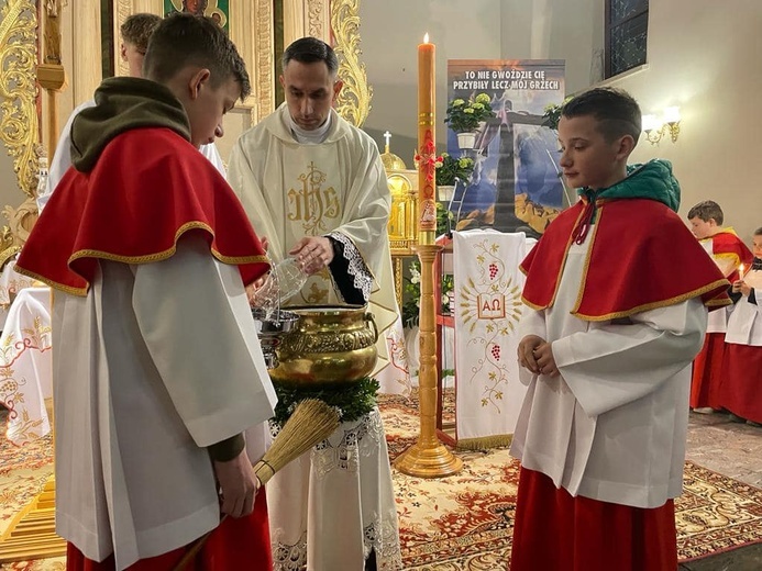 Wigilia Paschalna w parafiach diecezji świdnickiej