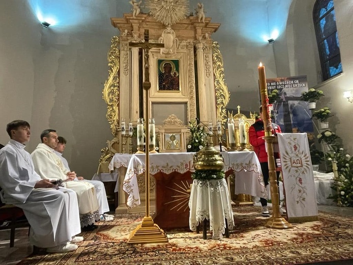 Wigilia Paschalna w parafiach diecezji świdnickiej