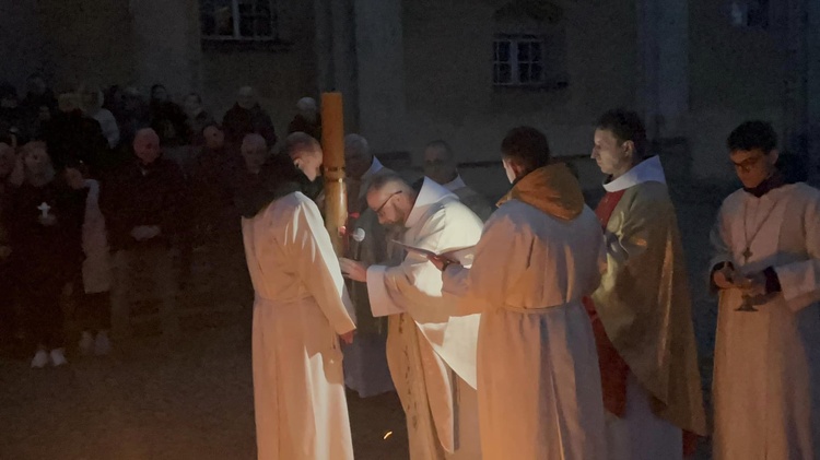 Wigilia Paschalna w parafiach diecezji świdnickiej