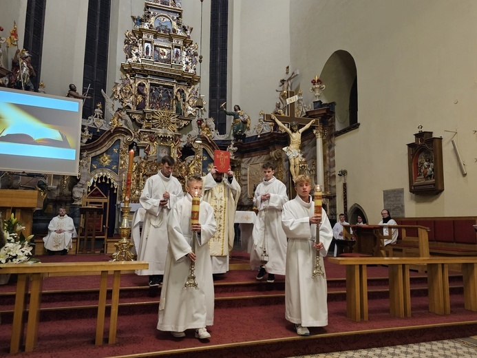 Wigilia Paschalna w parafiach diecezji świdnickiej